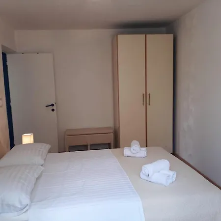Apartament With Parking Space Supetar, Brac - 23372