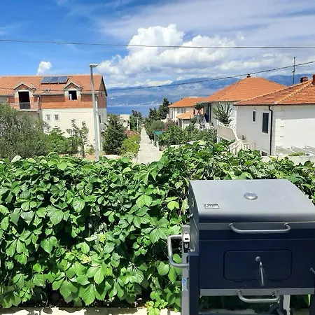 Apartman With Parking Space Supetar, Brac - 23372 *