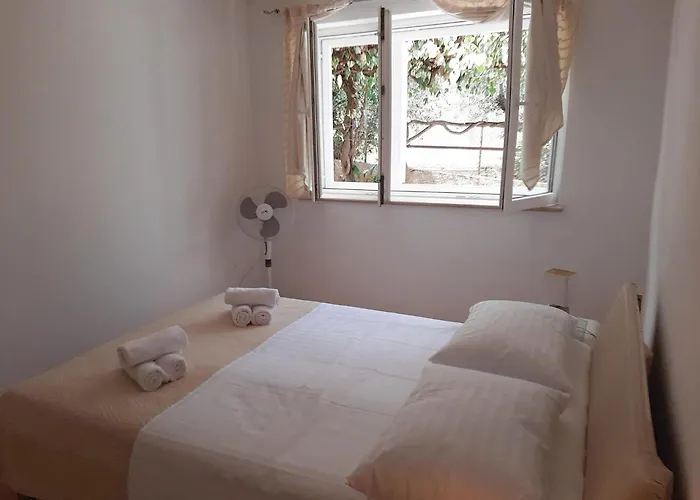 Apartament With Parking Space Supetar, Brac - 23372 *